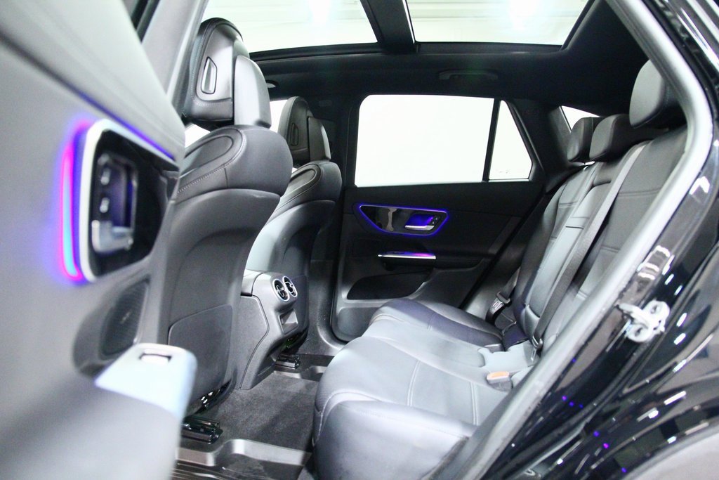 Used 2025 Mercedes-Benz GLC 300 4MATIC image 27