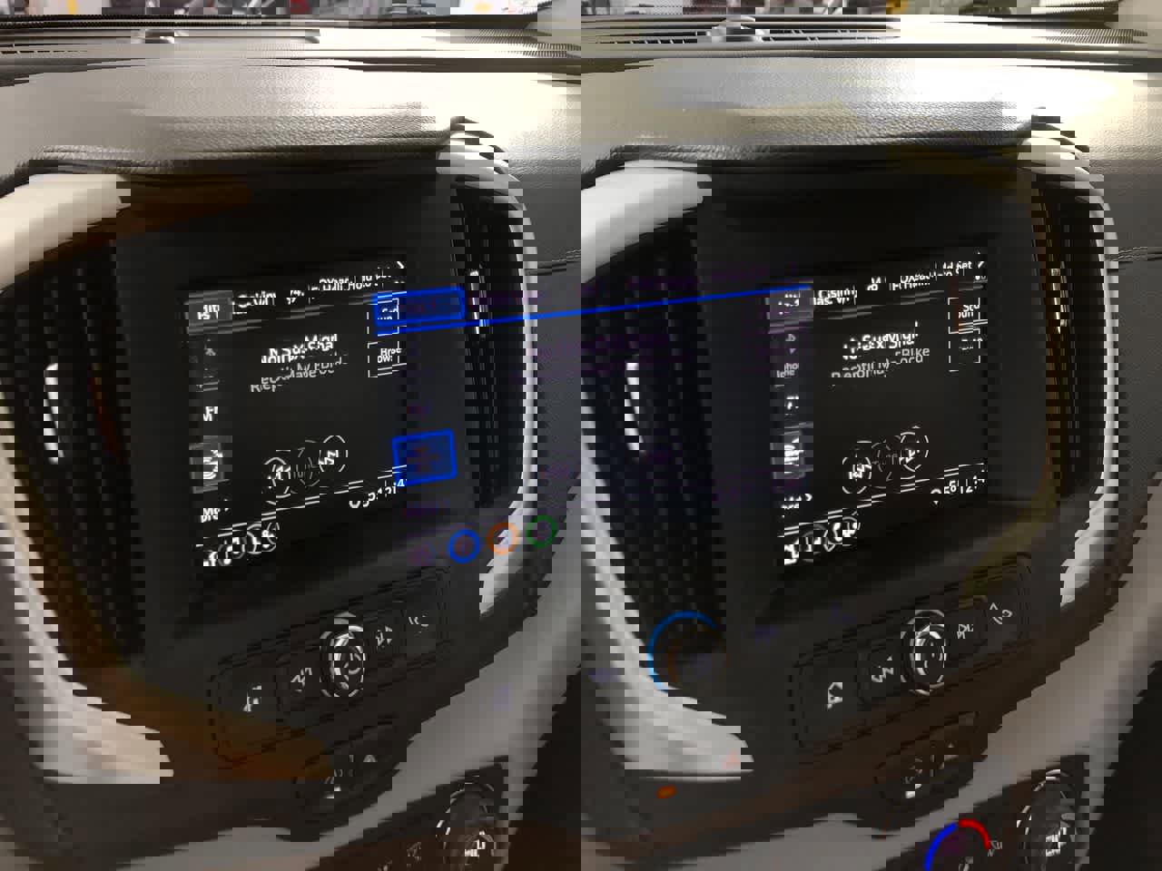 Used 2023 GMC Terrain SLE w/ Driver Convenience Package image 16