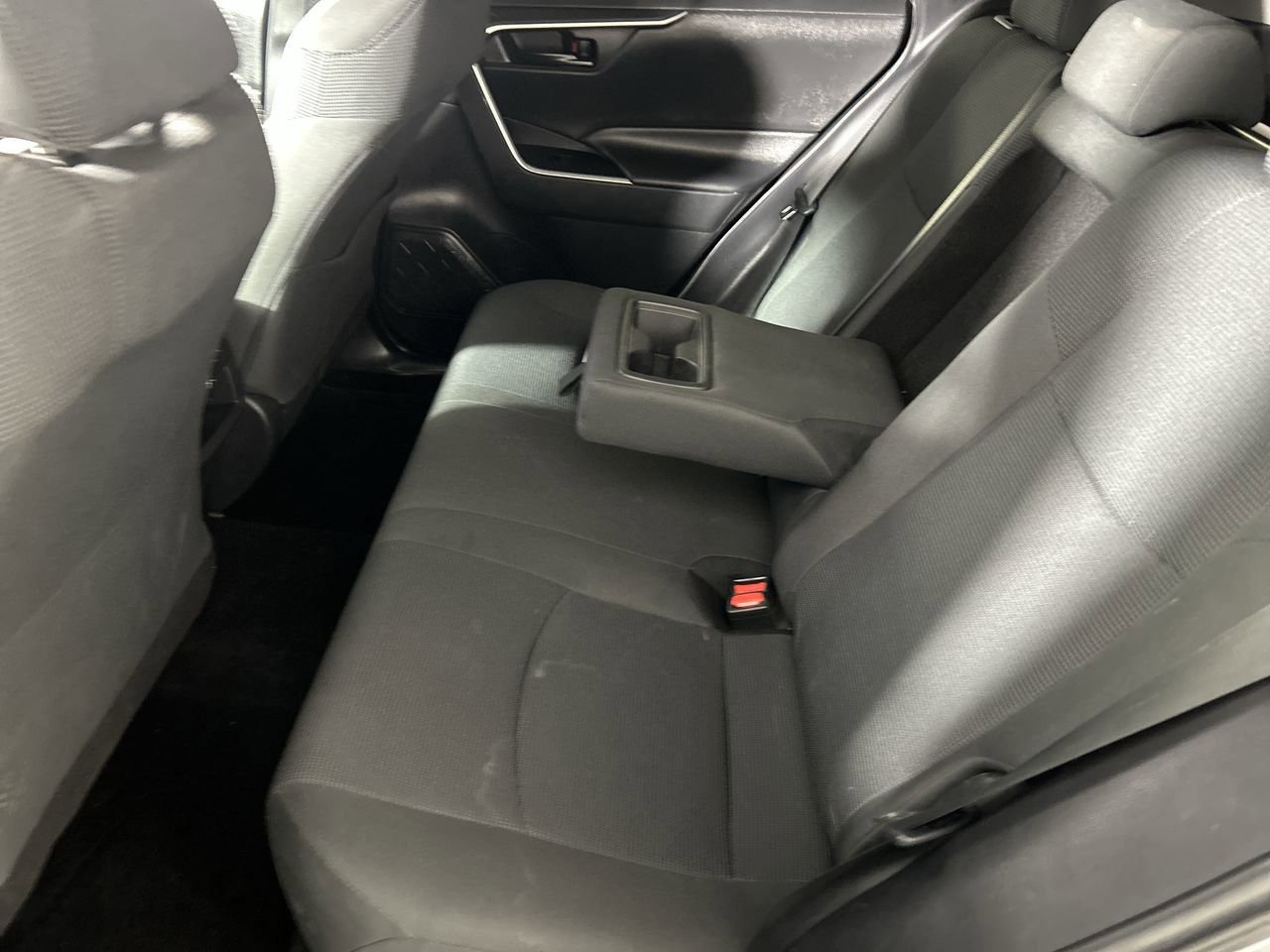 Used 2021 Toyota RAV4 LE image 24