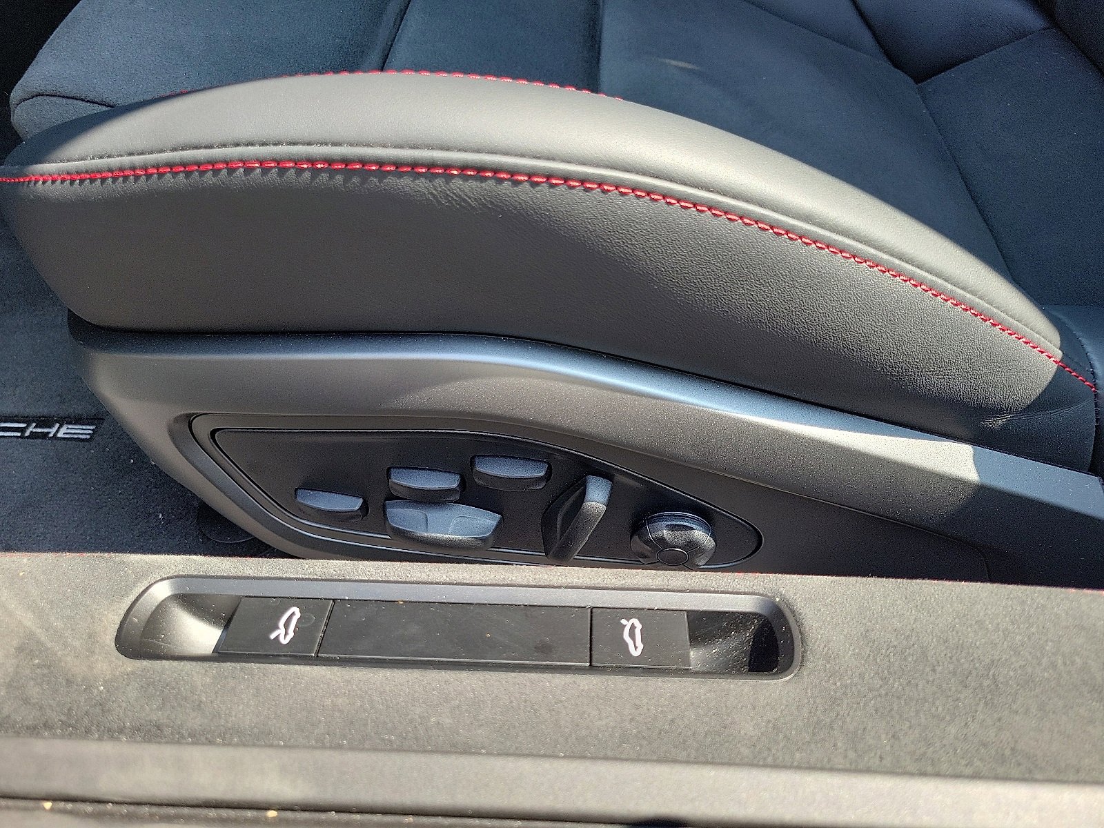 Certified 2025 Porsche 911 GT3 image 27