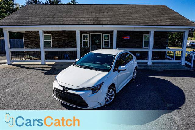 Used 2024 Toyota Corolla LE FWD image 2