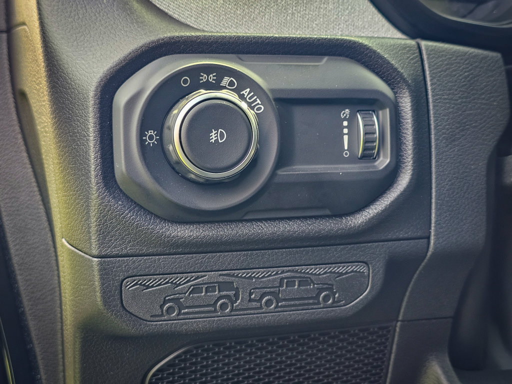 Used 2026 Jeep Wrangler Unlimited Sport AWD/4WD image 13