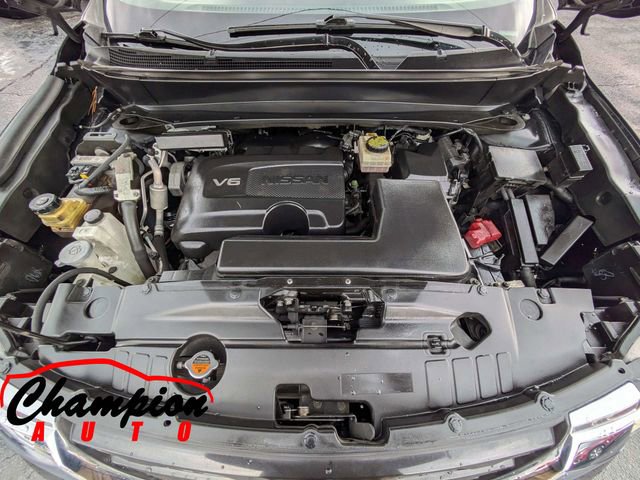 Used 2017 Nissan Pathfinder Platinum image 18