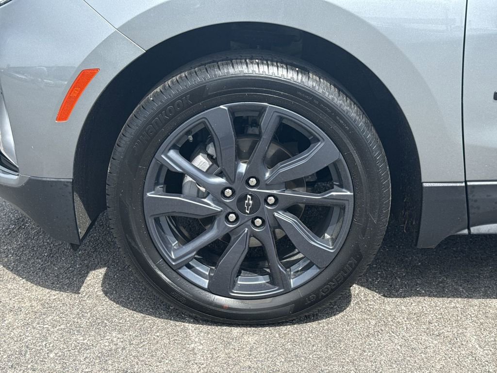 Used 2024 Chevrolet Equinox RS w/ LPO, Floor Liner Package FWD image 10