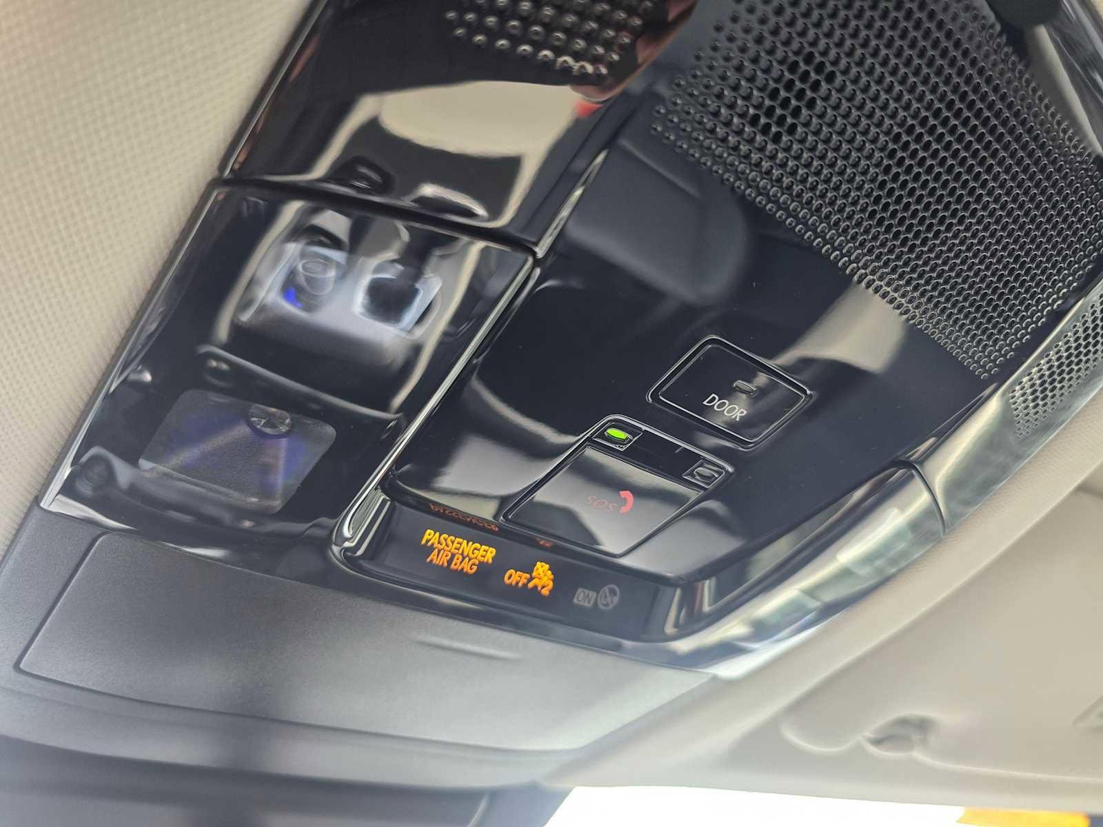 Certified 2025 Lexus RZ 300e image 33