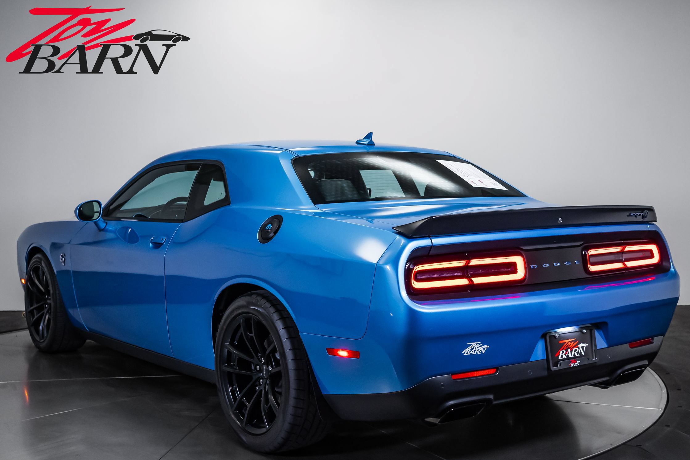 Used 2023 Dodge Challenger SRT Hellcat RWD image 3