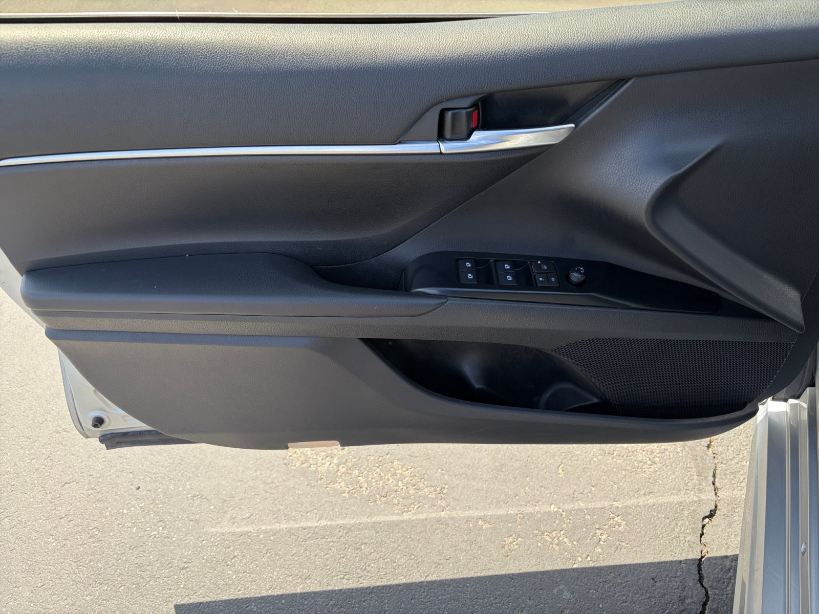 Used 2019 Toyota Camry SE w/ Audio Package FWD image 9