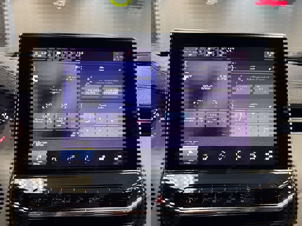 Used 2022 Jeep Compass Limited image 28