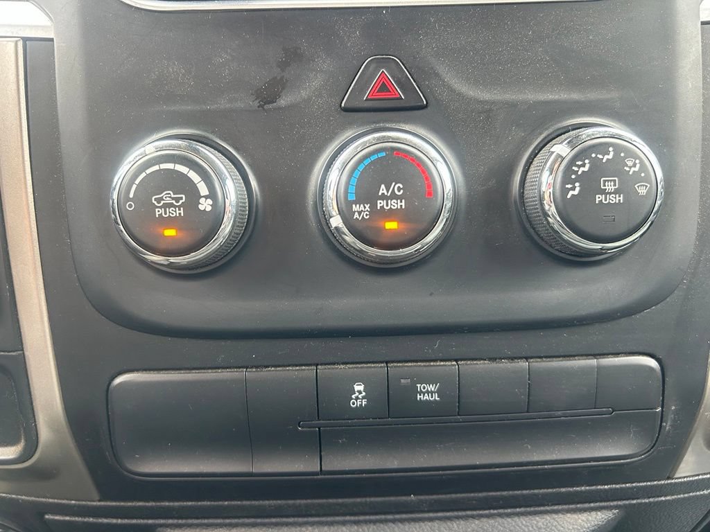 Used 2014 RAM 1500 Classic SLT RWD image 21