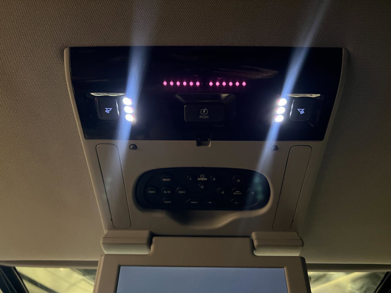 Used 2015 GMC Yukon SLT w/ Open Road Package image 32