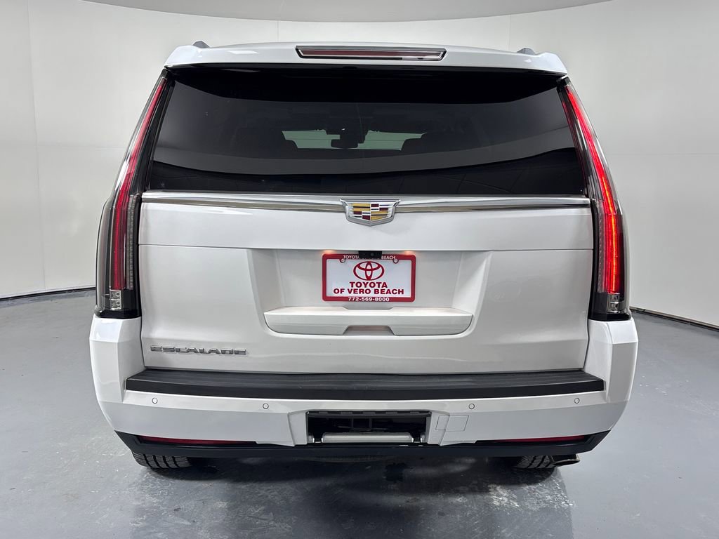 Used 2020 Cadillac Escalade Premium Luxury image 5