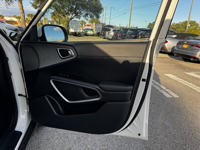 Used 2024 Kia Soul LX w/ Option Group 015 image 15