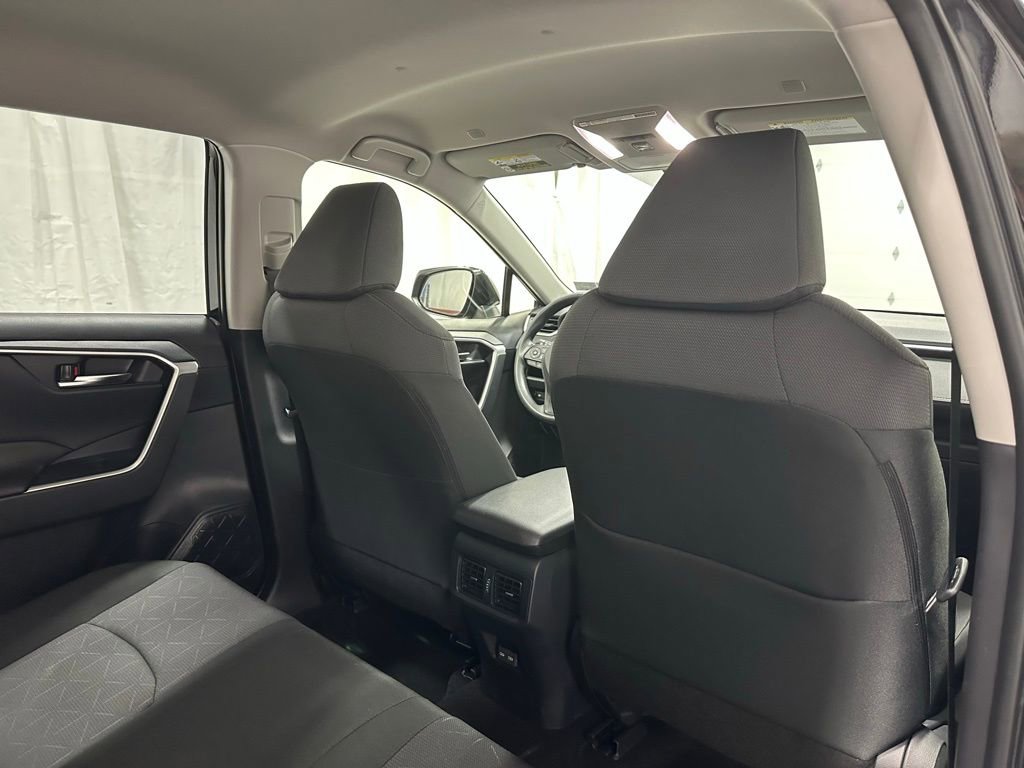 Used 2025 Toyota RAV4 XLE image 43