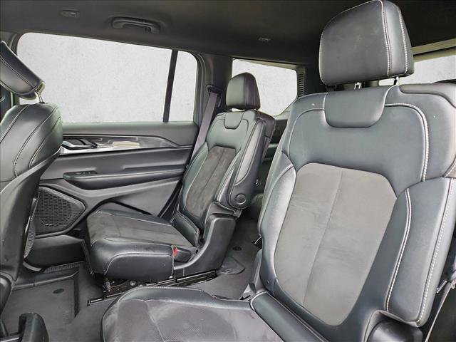 Used 2023 Jeep Grand Cherokee L Laredo RWD image 17