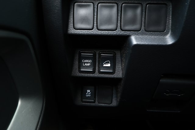 Used 2022 Nissan Frontier SV AWD/4WD image 16