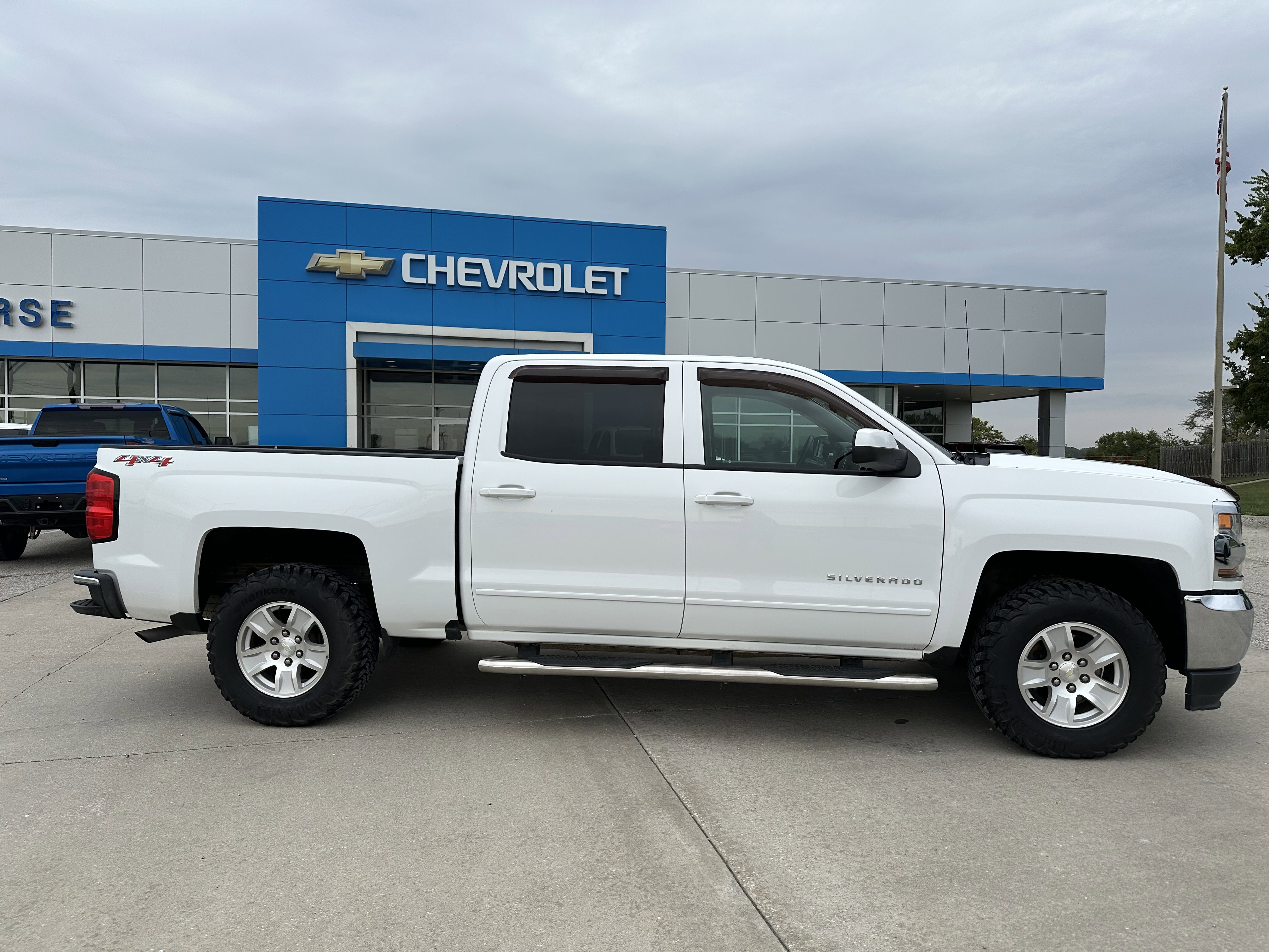 Used 2017 Chevrolet Silverado 1500 LT w/ All Star Edition image 4