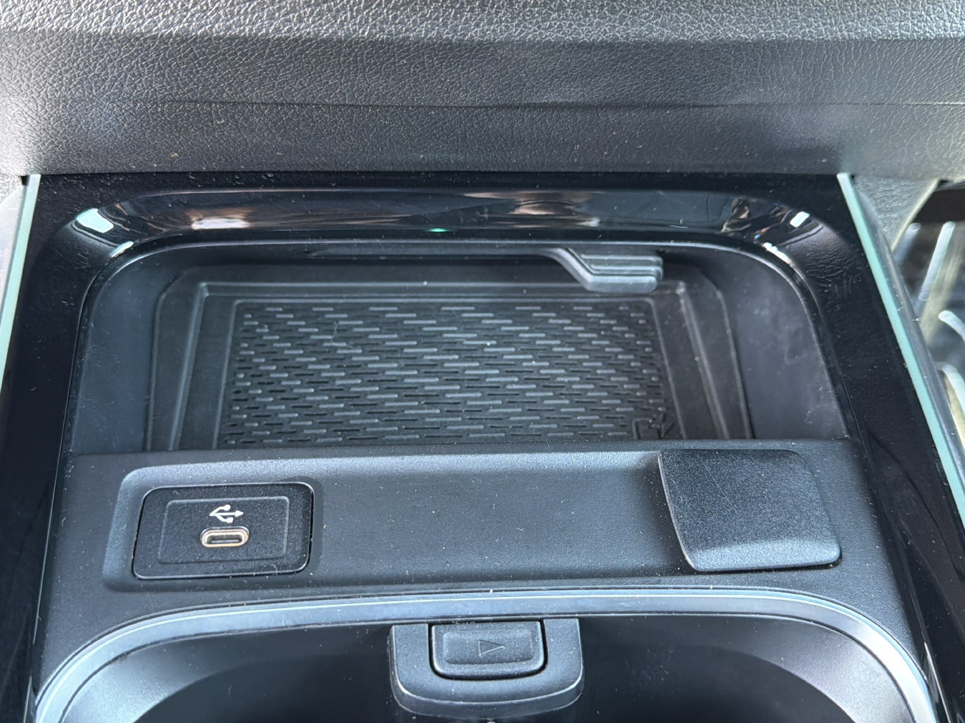 Used 2025 Mercedes-Benz GLB 250 image 9