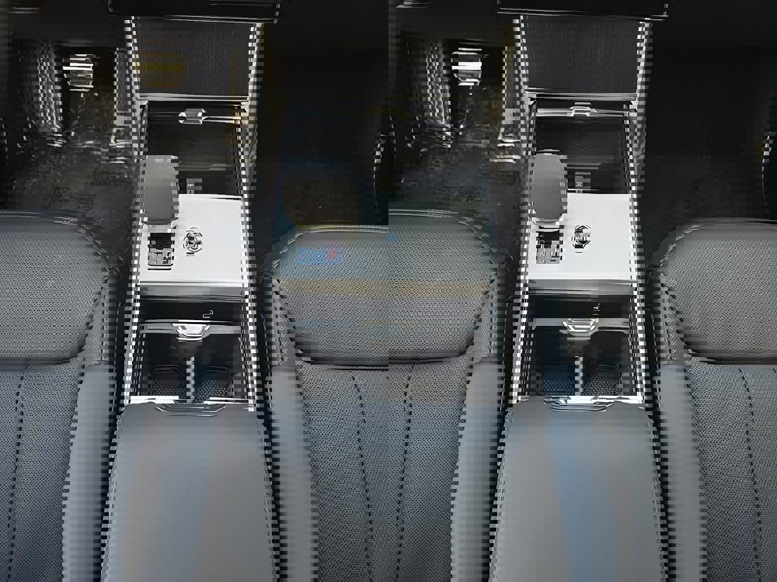 New 2026 Land Rover Range Rover SE image 21