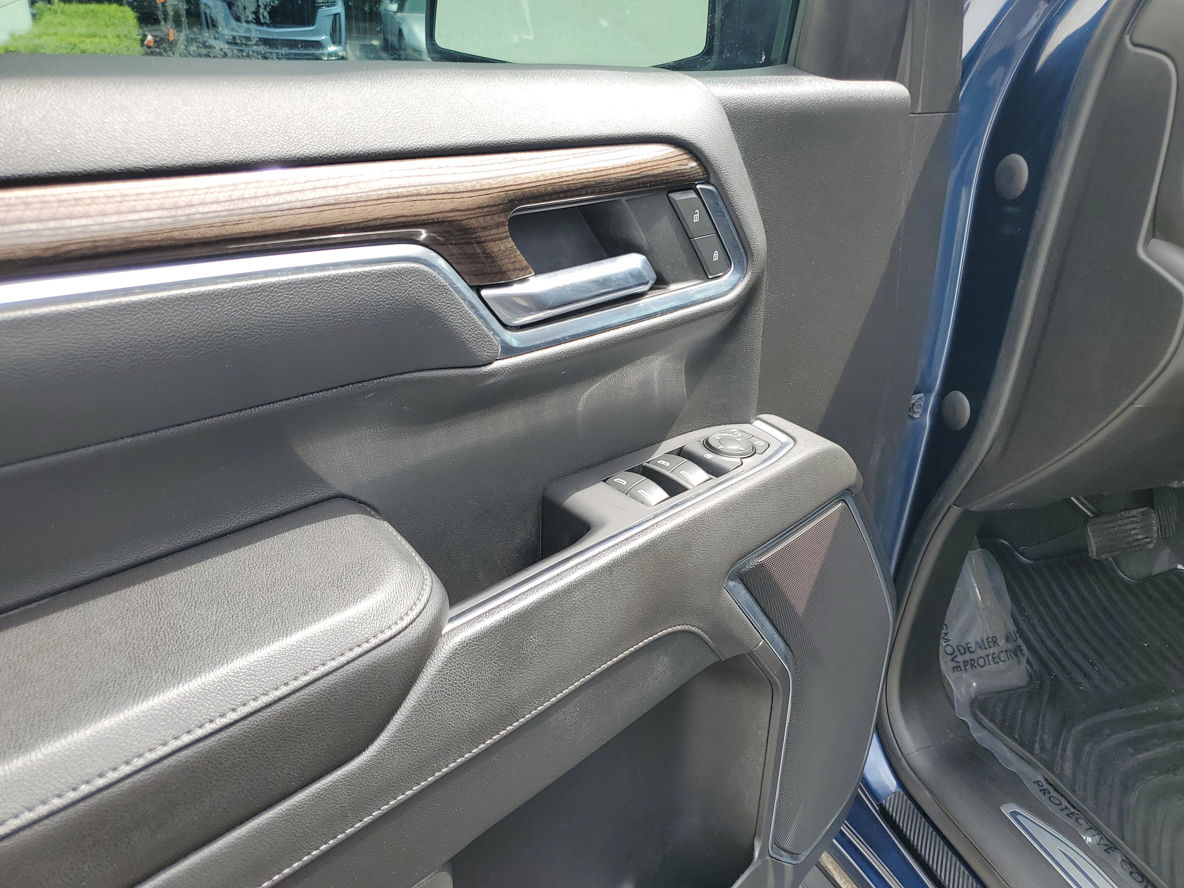 Used 2022 Chevrolet Silverado 1500 LT RWD image 19