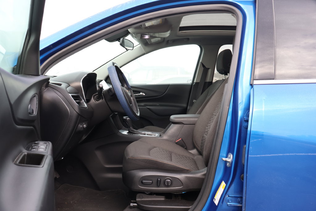 Used 2019 Chevrolet Equinox LT w/ Sun & Navigation Package FWD image 10