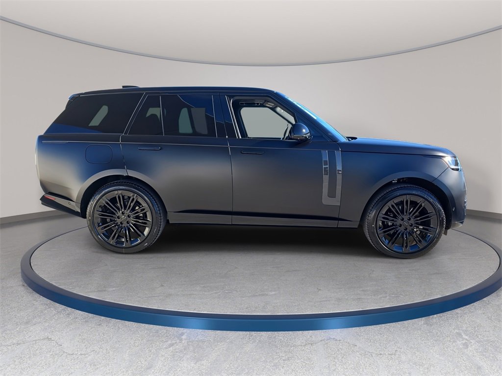 New 2026 Land Rover Range Rover SE image 4