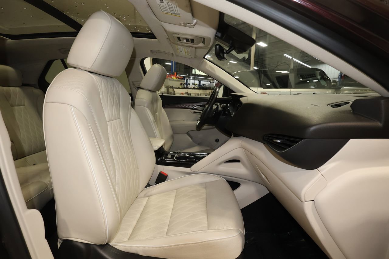 Used 2021 Buick Envision Avenir w/ Technology Package II image 27