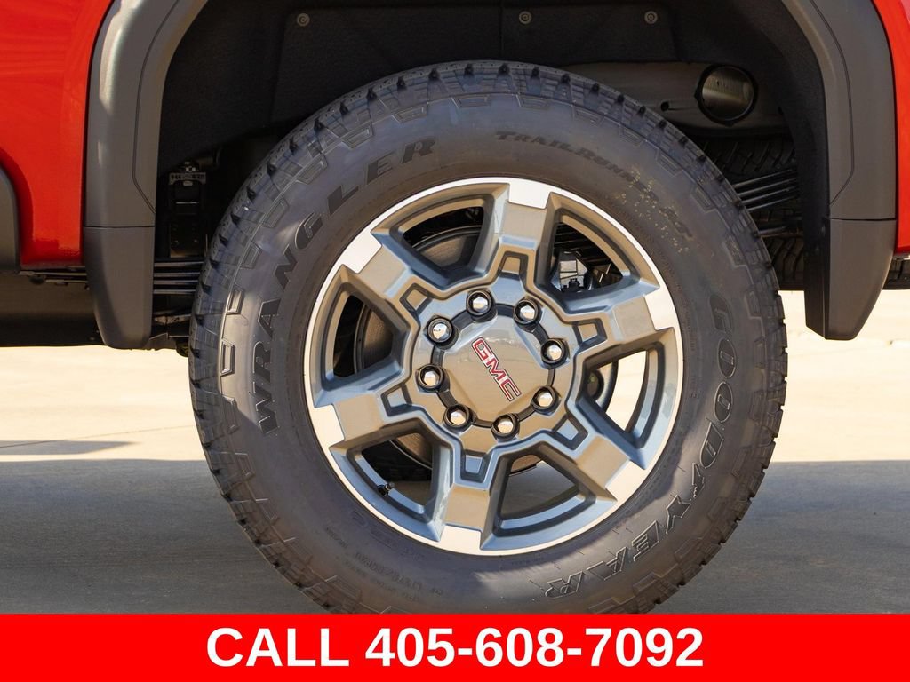Used 2025 GMC Sierra 2500 SLT w/ SLT Premium Package AWD/4WD image 8