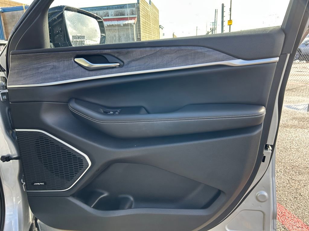 Used 2023 Jeep Grand Cherokee L Limited w/ Luxury Tech Group II image 25