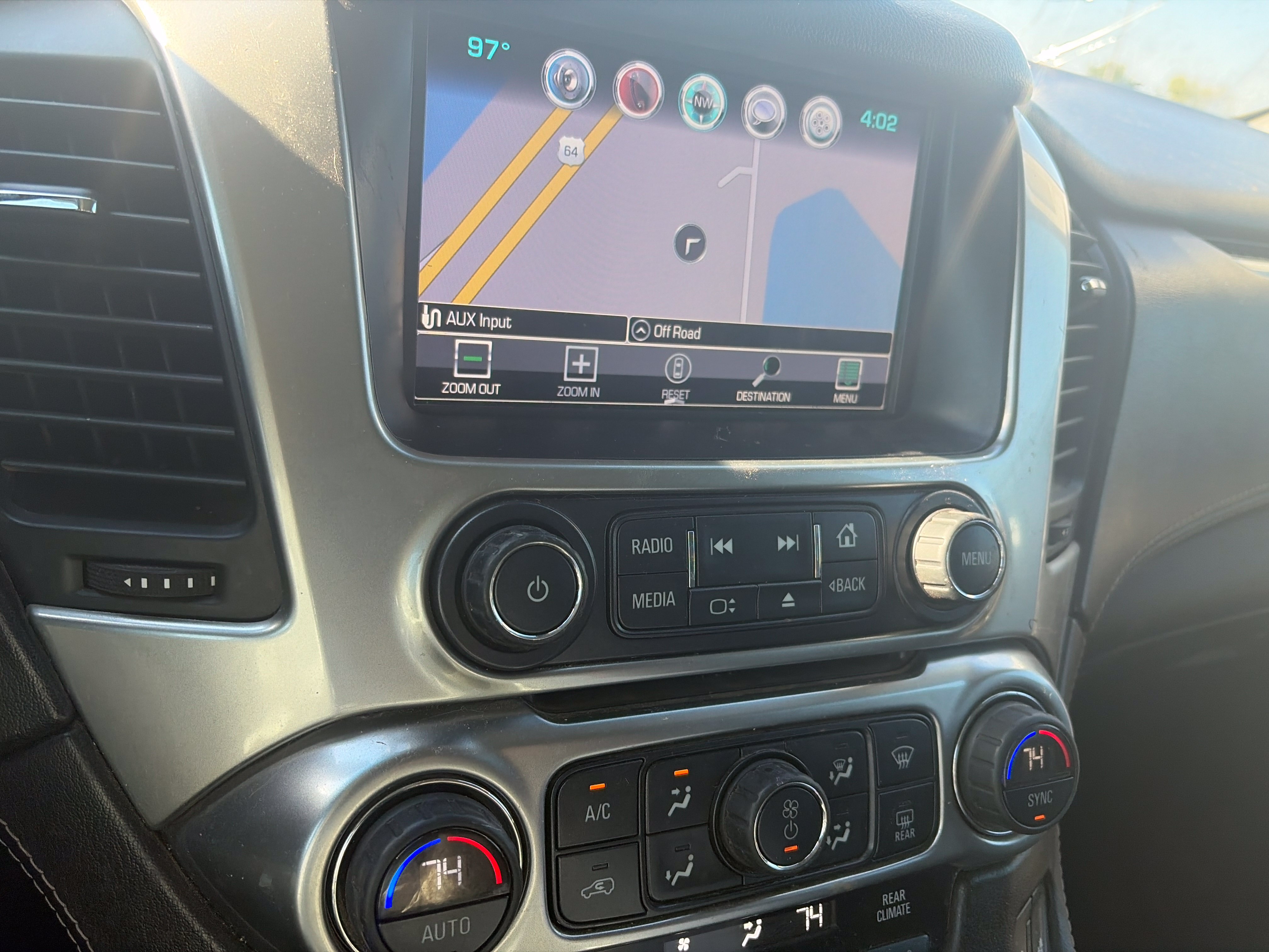 Used 2016 Chevrolet Suburban LT RWD image 13