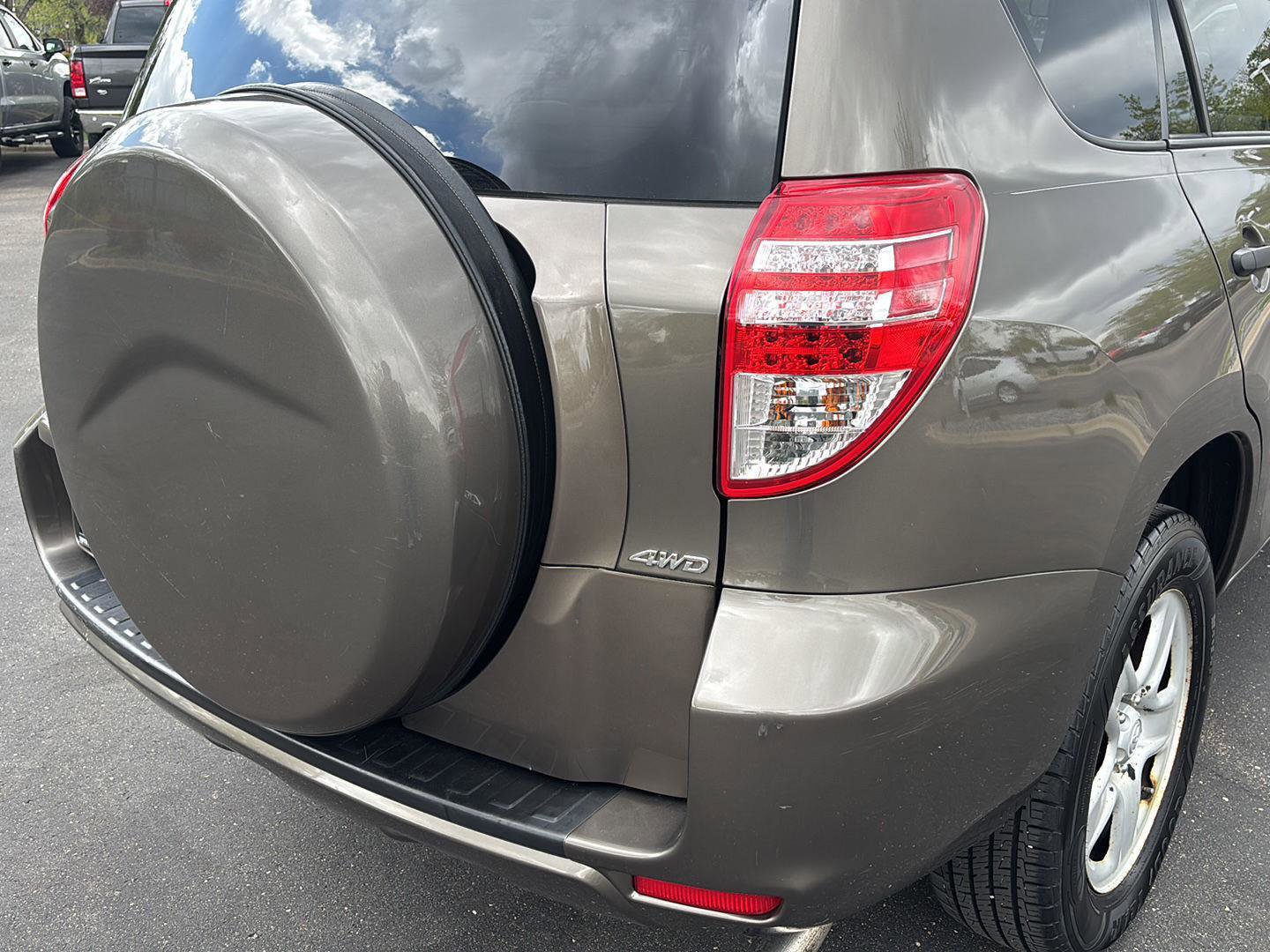 Used 2012 Toyota RAV4 4WD w/ Value Pkg image 8