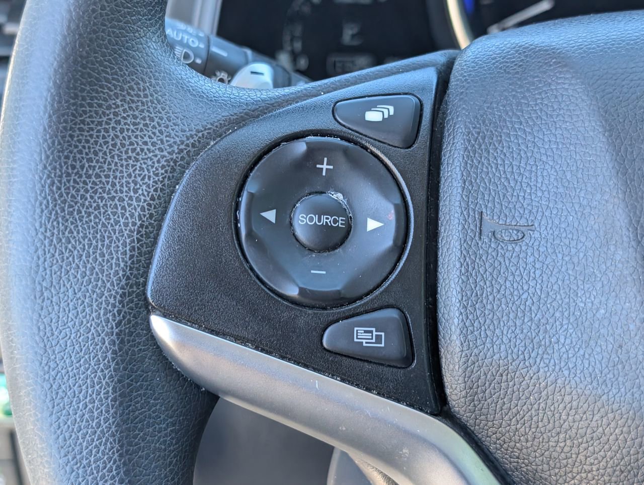 Used 2018 Honda Fit EX image 25