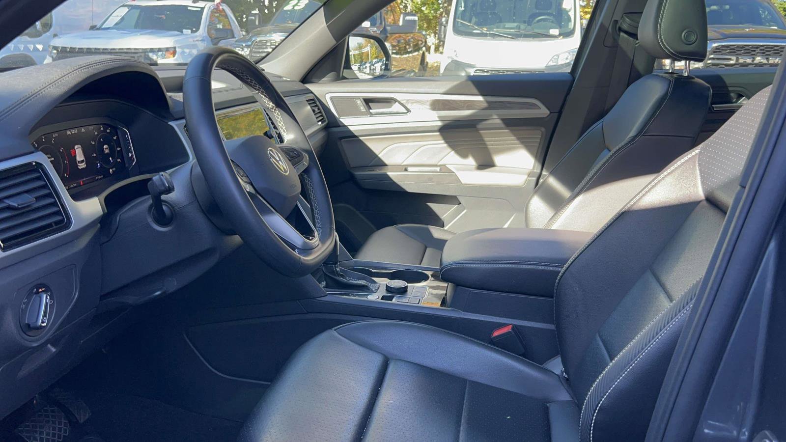 Used 2022 Volkswagen Atlas Cross Sport SE image 29