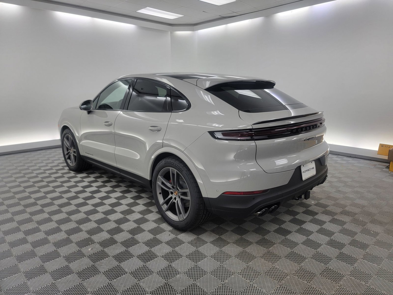 New 2025 Porsche Cayenne S image 2