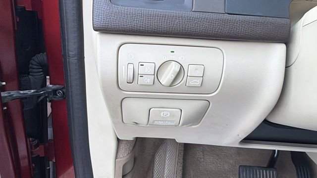 Used 2010 Volvo XC60 T6 AWD/4WD image 19