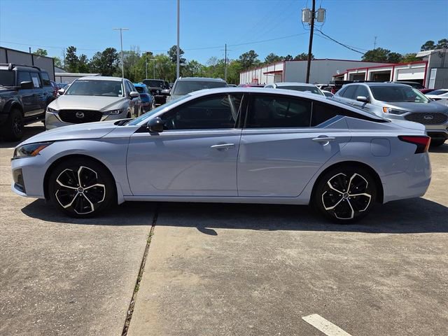 Used 2024 Nissan Altima 2.5 SR w/ SR Premium Package image 8