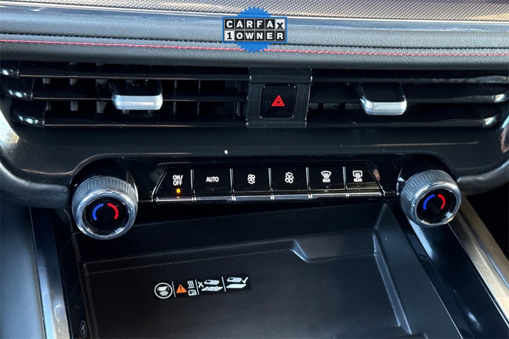 Used 2025 Chevrolet Suburban RST image 31