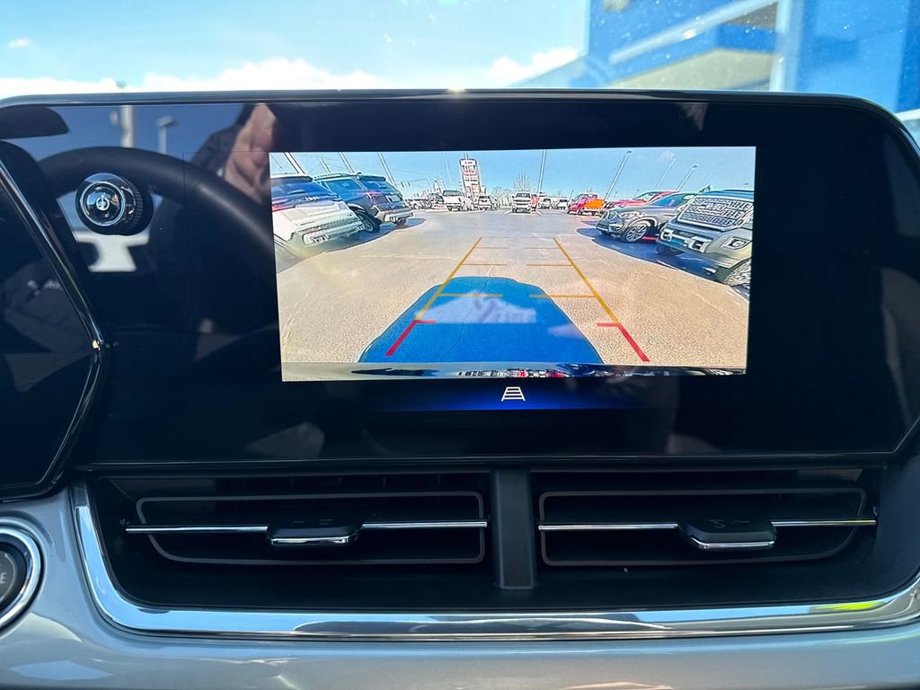 Used 2025 Chevrolet Trax LT w/ LT Convenience Package image 23