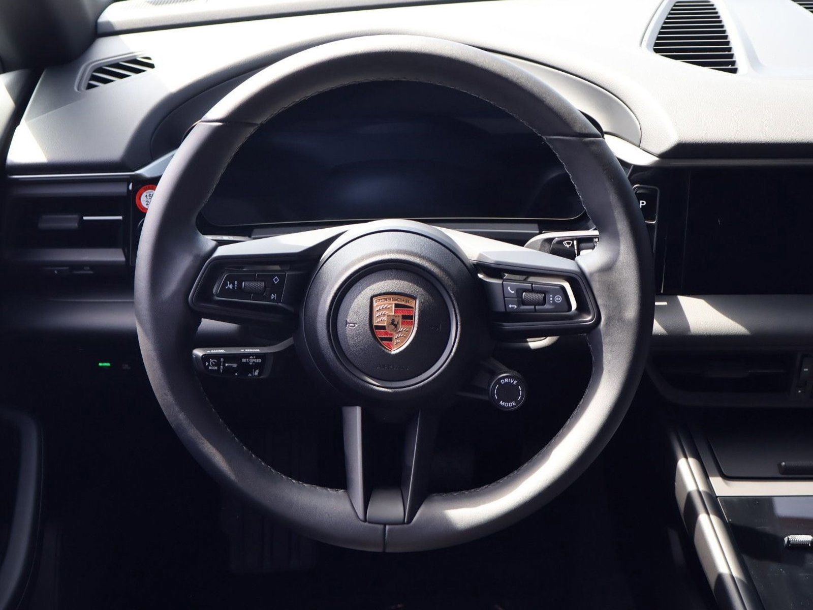 Certified 2025 Porsche Macan 4 Electric image 14