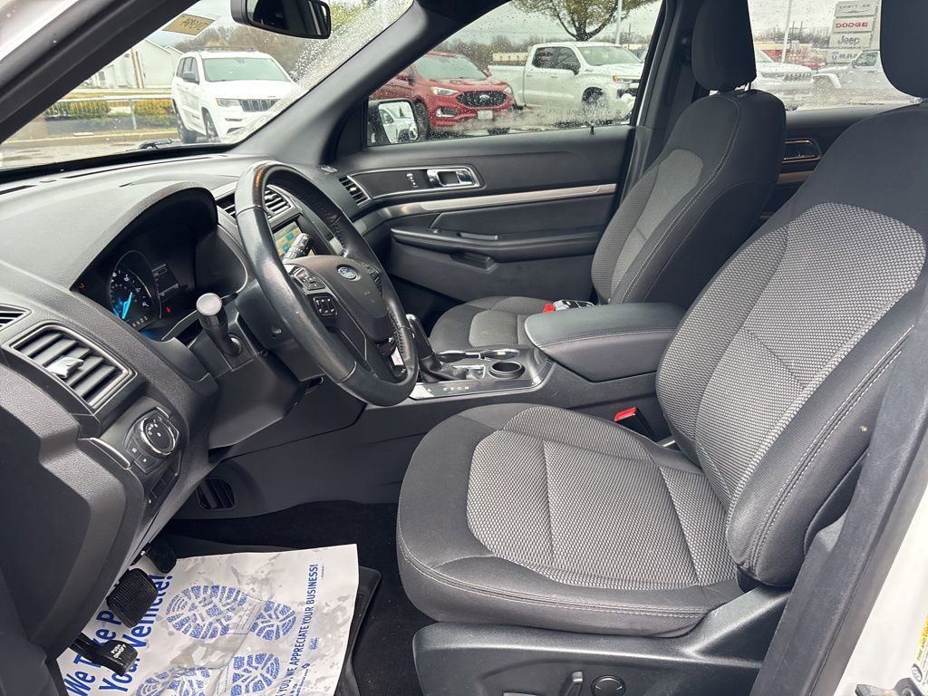 Used 2019 Ford Explorer XLT w/ Equipment Group 201A image 5