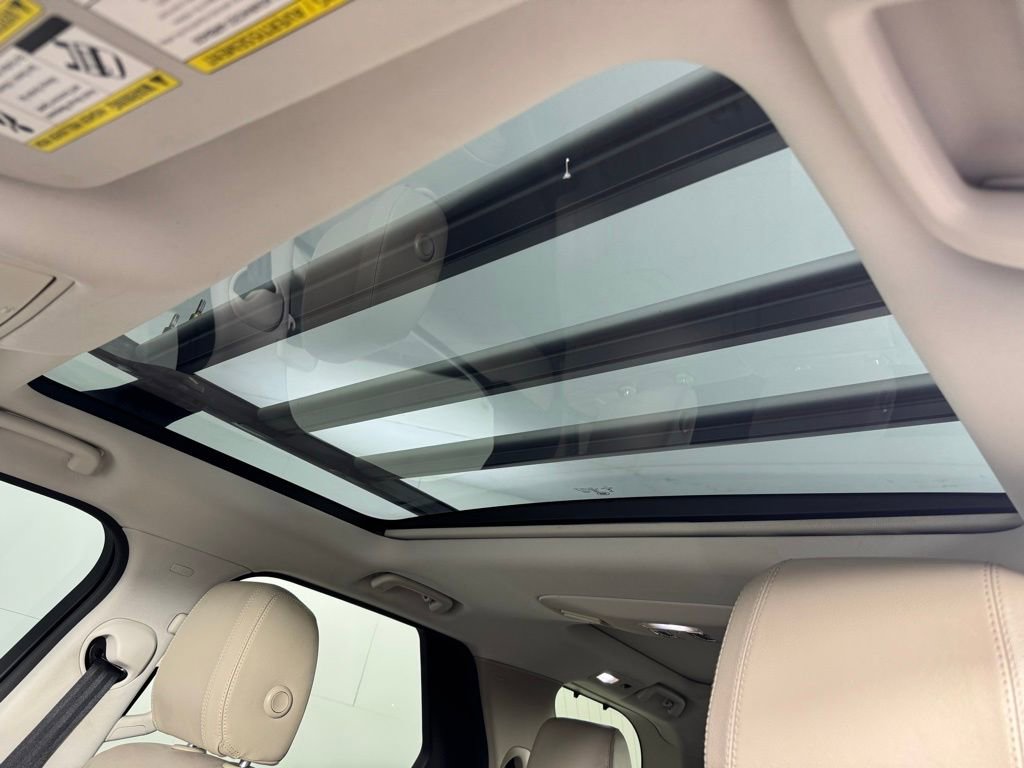 Used 2019 Land Rover Discovery SE image 21