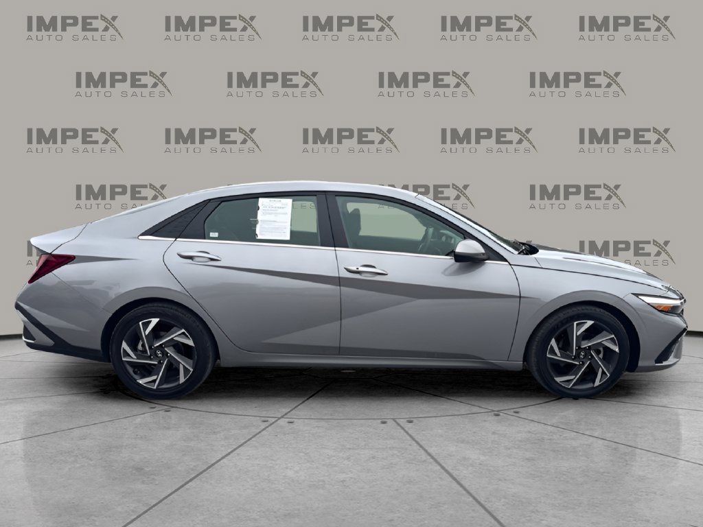 Used 2025 Hyundai Elantra SEL FWD image 6