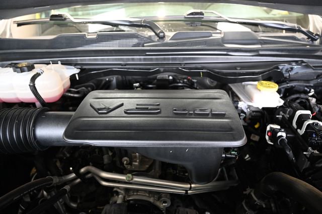 Used 2025 RAM 1500 Tradesman w/ Night Edition AWD/4WD image 29