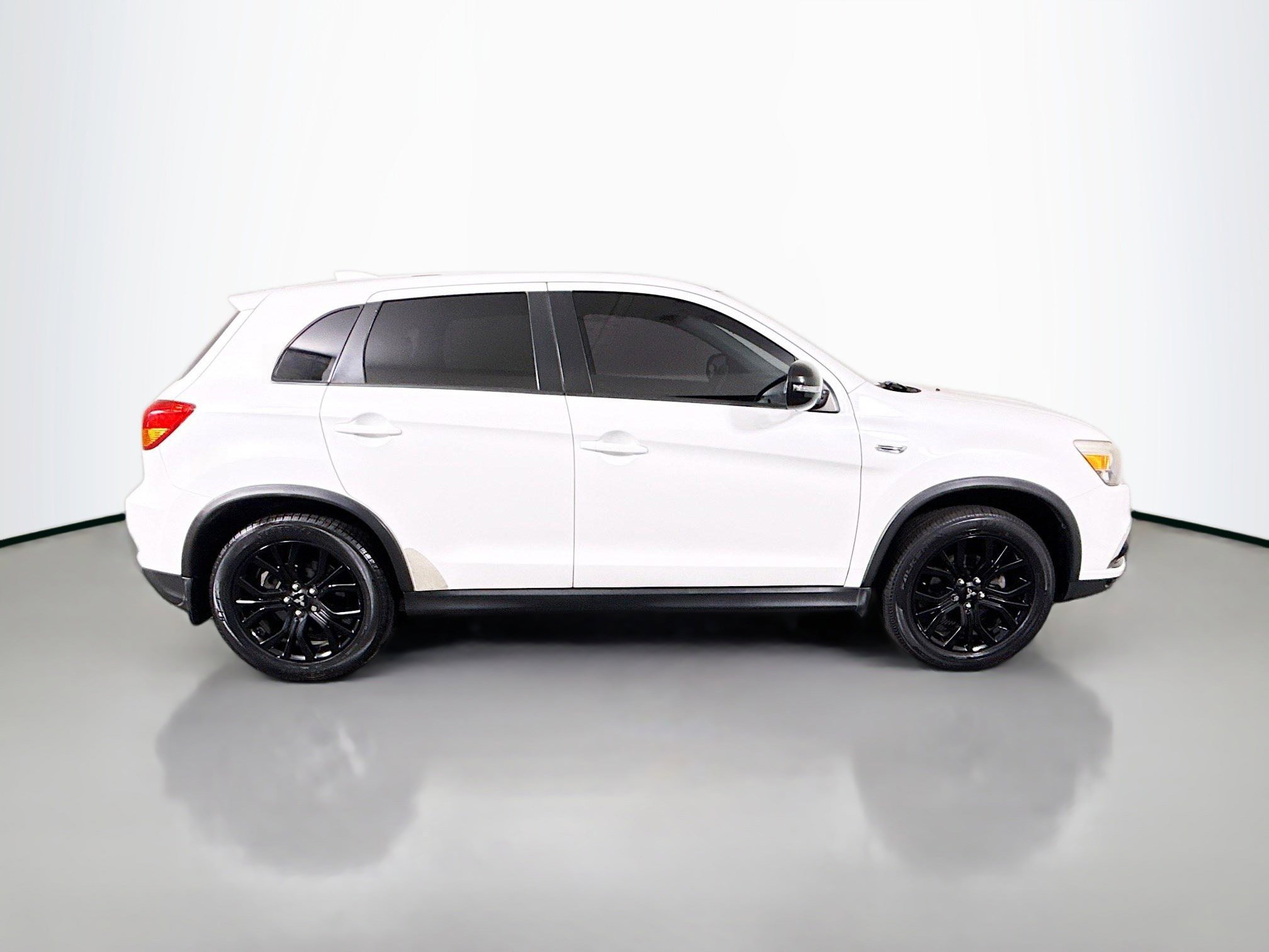 Used 2018 Mitsubishi Outlander Sport ES FWD image 11