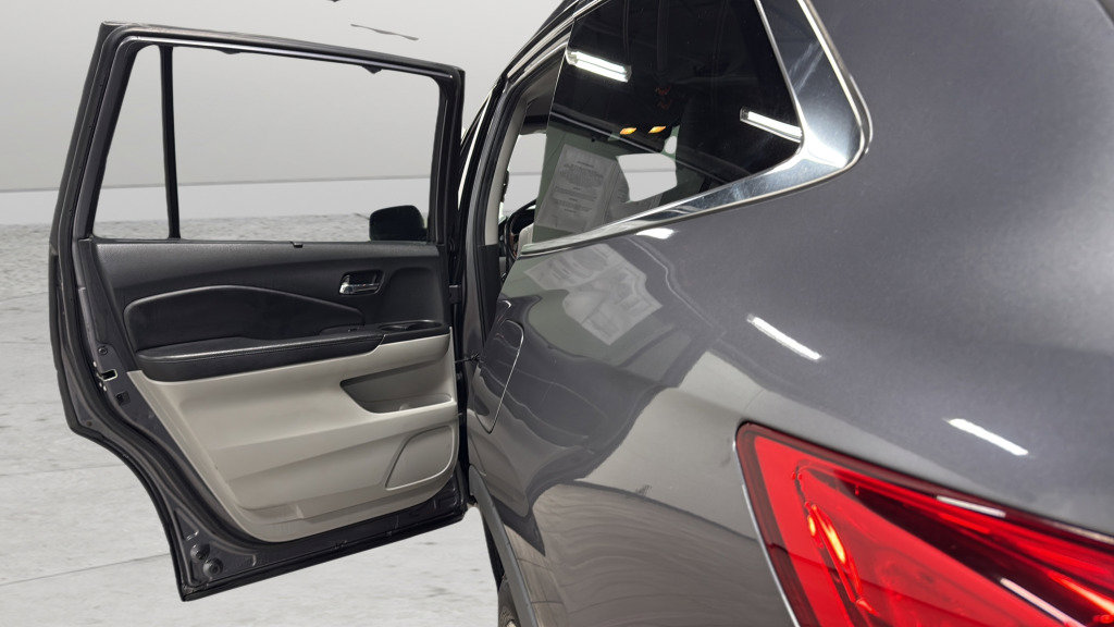 Used 2021 Honda Pilot Touring image 34