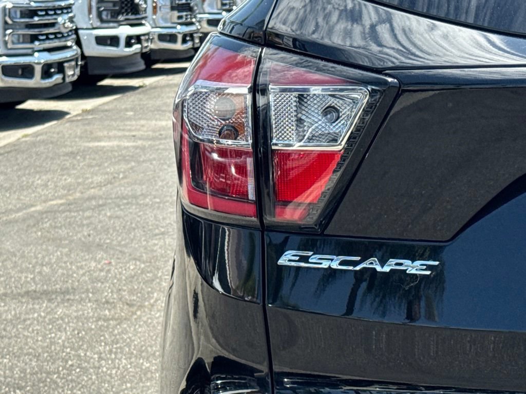 Certified 2017 Ford Escape Titanium FWD image 17