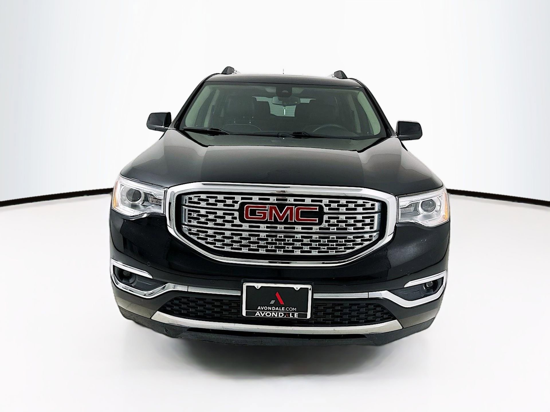 Used 2017 GMC Acadia Denali FWD image 2