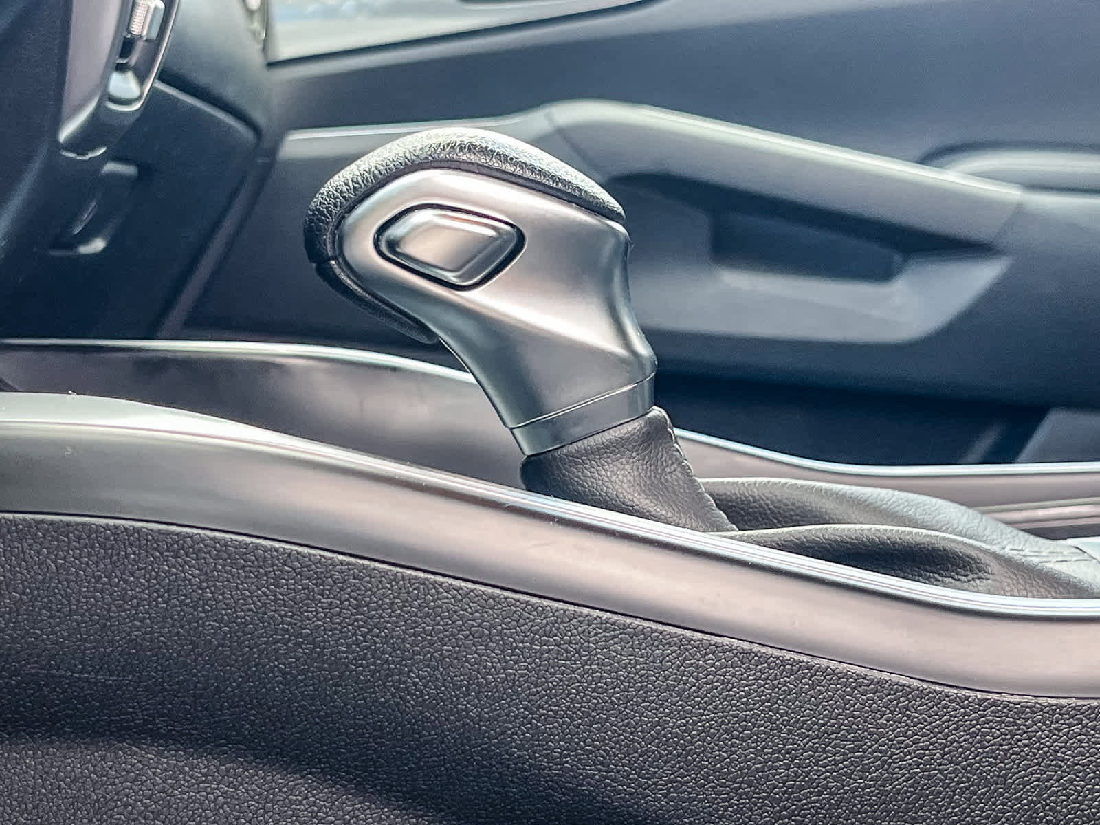 Used 2023 Kia Sorento LX image 21