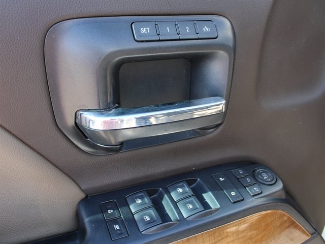 Used 2018 Chevrolet Silverado 1500 LTZ w/ LTZ Plus Package AWD/4WD image 15