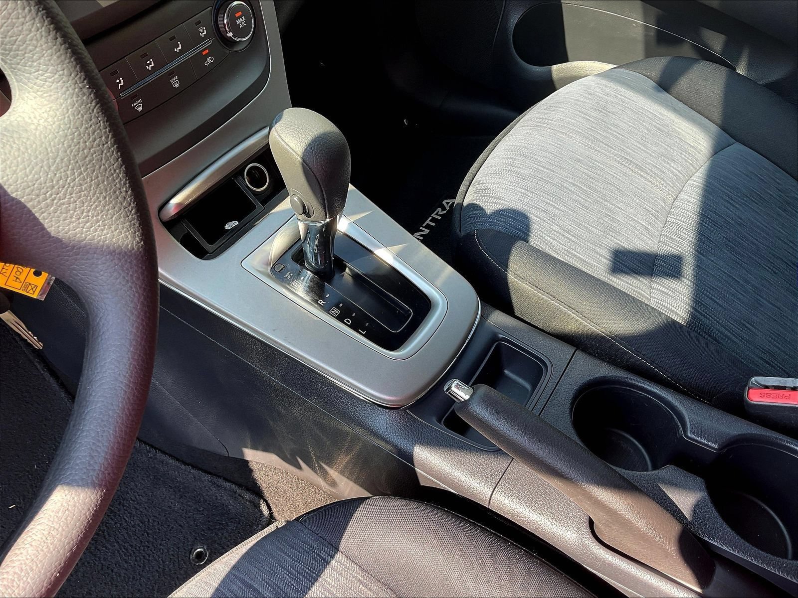 Used 2014 Nissan Sentra SV FWD image 17