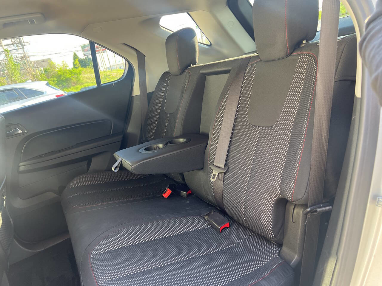 Used 2017 Chevrolet Equinox LT w/ Convenience Package image 12